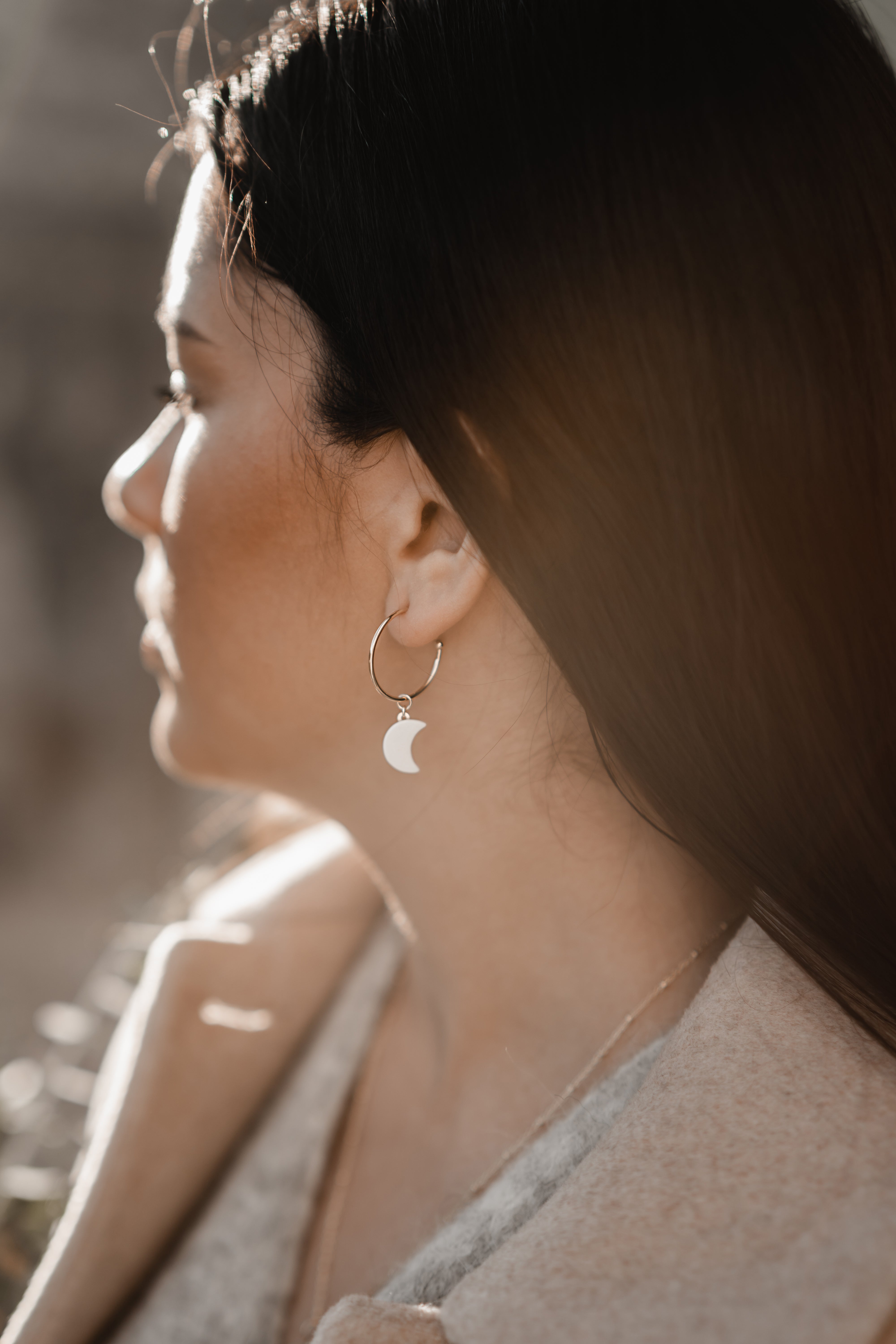 Anneaux or avec pendentifs en porcelaine • Célestine